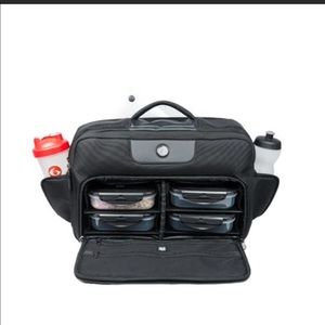 6 pack executive bag! Retailer at 250!!